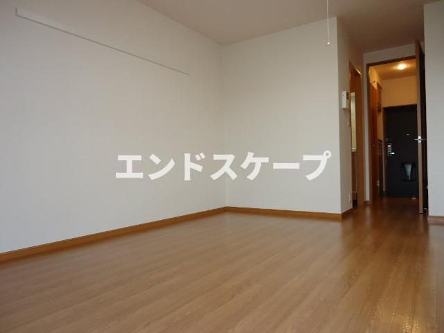 グラン・シャリオ南雲の居間・リビング|洋室
高崎、前橋のお部屋探しはエンドスケープまで！お客様の理想お聞かせ下さい♪