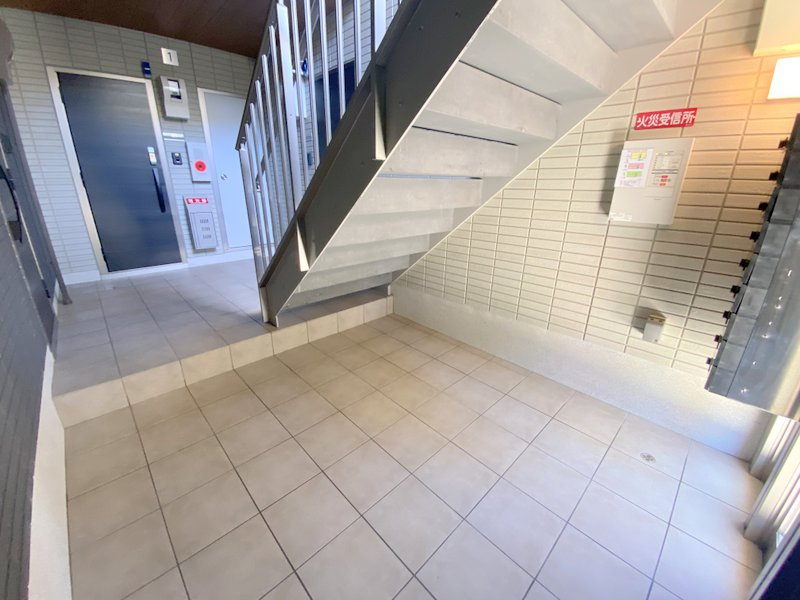 ラ・パーチェ江坂Ⅰ　仲介手数料無料のロビー