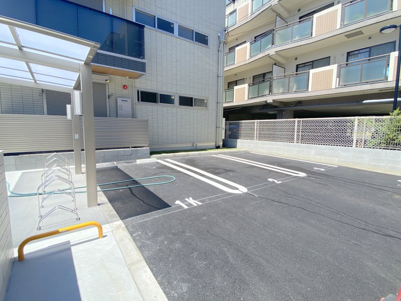 ラ・パーチェ江坂Ⅰ　仲介手数料無料の駐車場