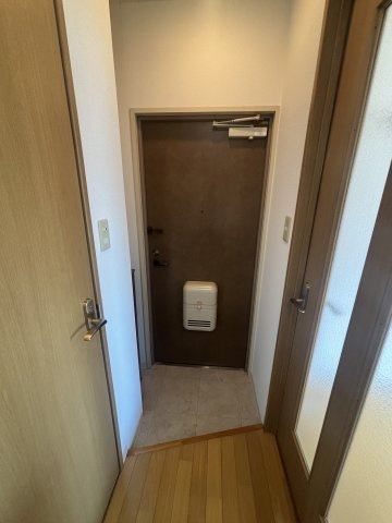 スタジオ・ニュートラッドの玄関
