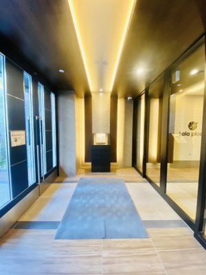【エントランス】 | ララプレイス難波メティス