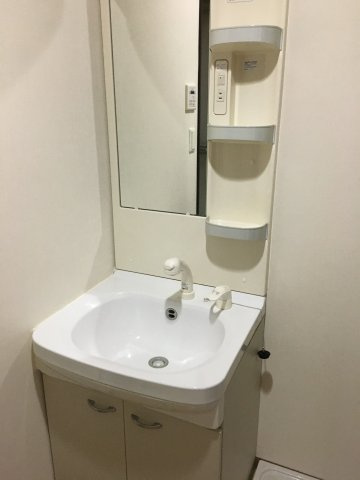 ラプレーヌNKの洗面所|※写真は同タイプ別室のものです
