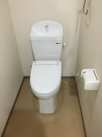 ラプレーヌNKのトイレ|※写真は同タイプ別室のものです