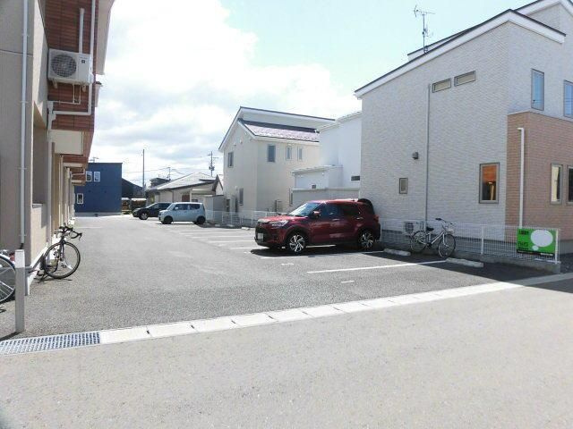 Cross　wise　Cの駐車場