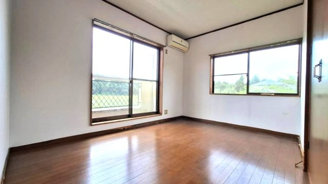 八街市沖　中古戸建の洋室|自然豊かな閑静な分譲地内 4LDK 増設して2台も可能　オール電化 
 