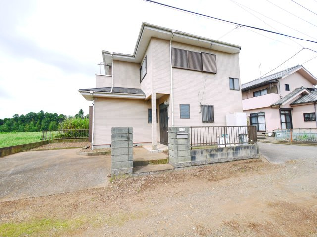 八街市沖　中古戸建の外観|自然豊かな閑静な分譲地内 4LDK 増設して2台も可能　オール電化 
 