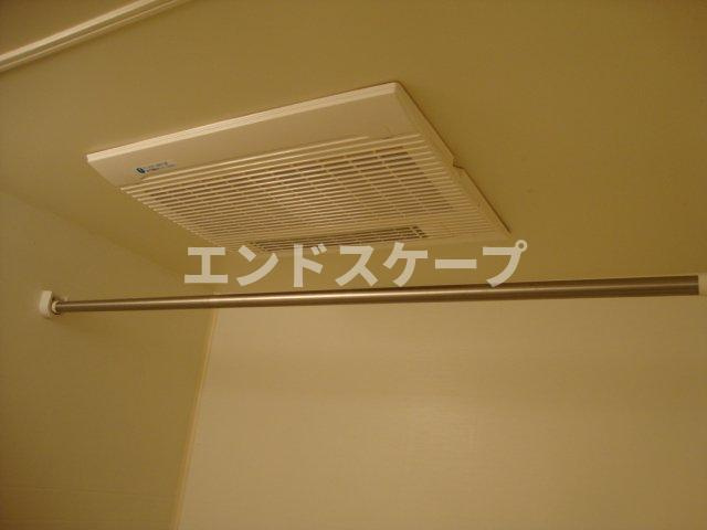 サンクリスタルの設備|浴室物干
高崎、前橋のお部屋探しはエンドスケープまで！お客様の理想お聞かせ下さい♪