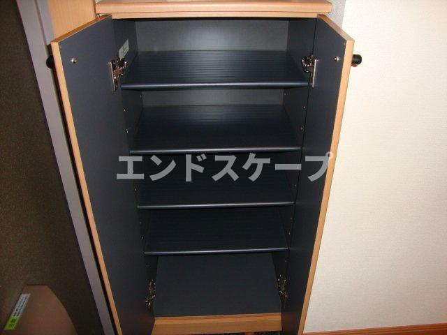 サンクリスタルの収納|下駄箱
高崎、前橋のお部屋探しはエンドスケープまで！お客様の理想お聞かせ下さい♪