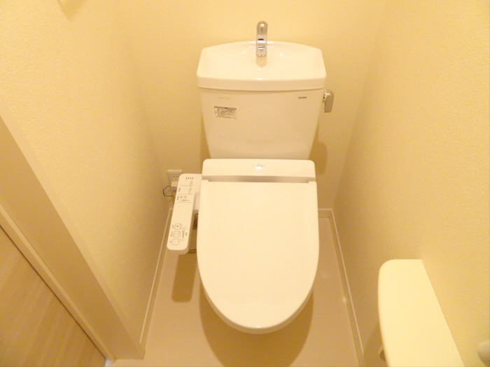 メゾンド代々木上原のトイレ|コンパクトで使いやすいトイレです
