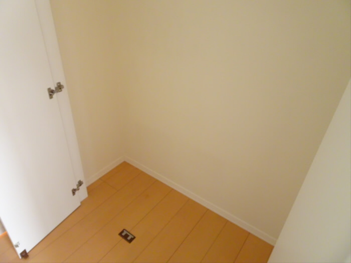 メゾンド代々木上原の収納|こまごまとしたものを収納できそうですね