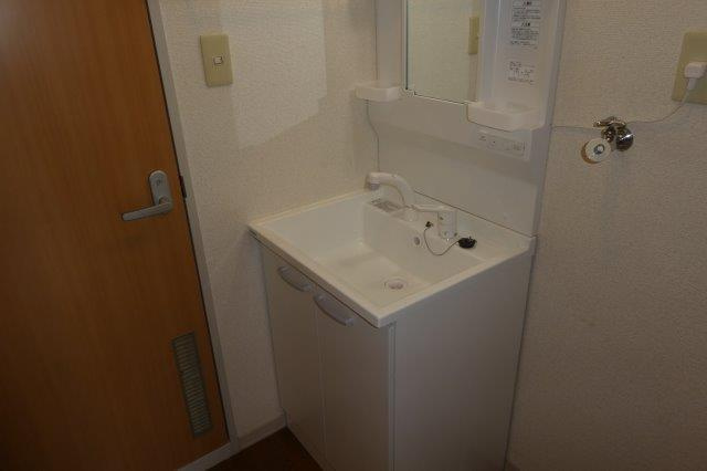 倉敷市西中新田のアパートの独立洗面台|シャンプードレッサー
