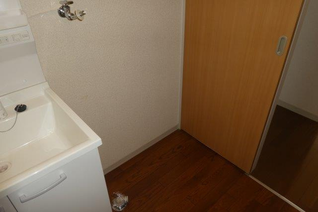 倉敷市西中新田のアパートのその他|洗濯機置き場