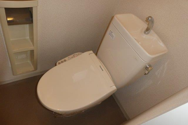 倉敷市西中新田のアパートのトイレ|ウォシュレット