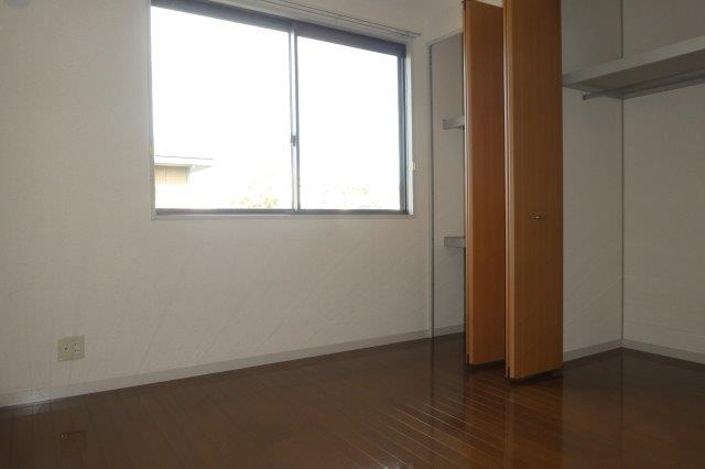 倉敷市西中新田のアパートの洋室