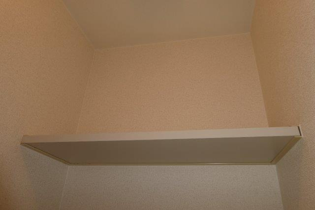 倉敷市西中新田のアパートのトイレ|トイレ棚
