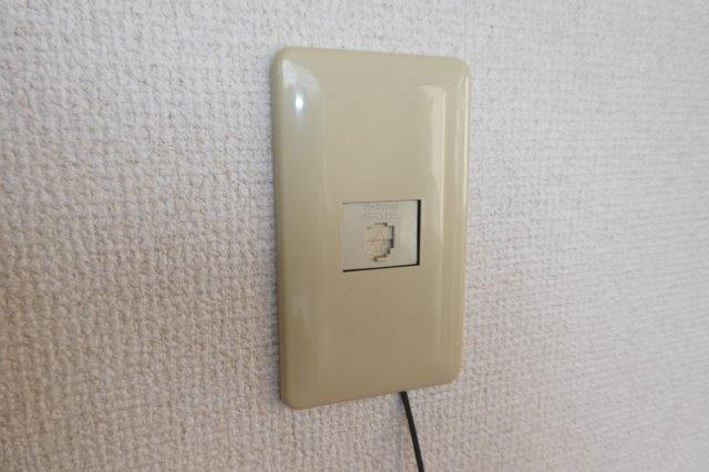 倉敷市西中新田のアパートの設備|電話モジュラー