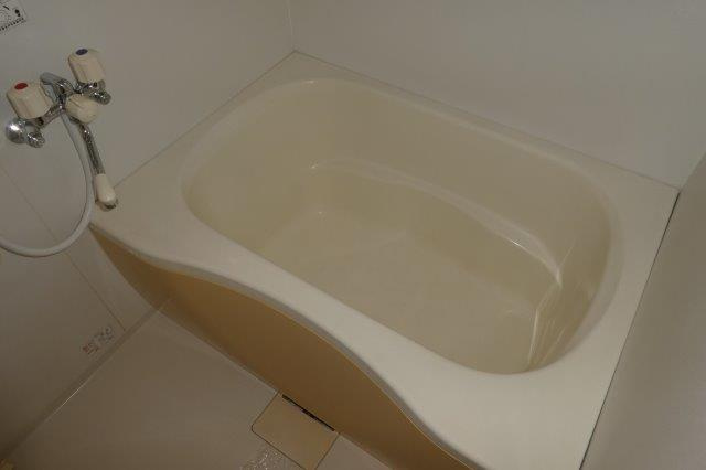 倉敷市西中新田のアパートの浴室
