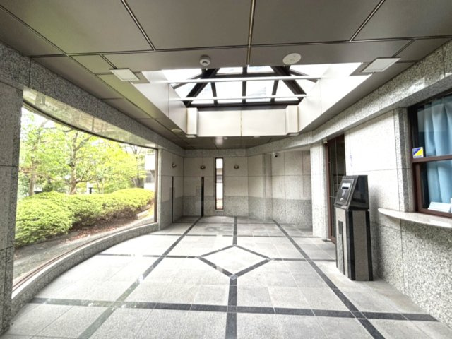 モンテベルデ甲陽園のエントランス