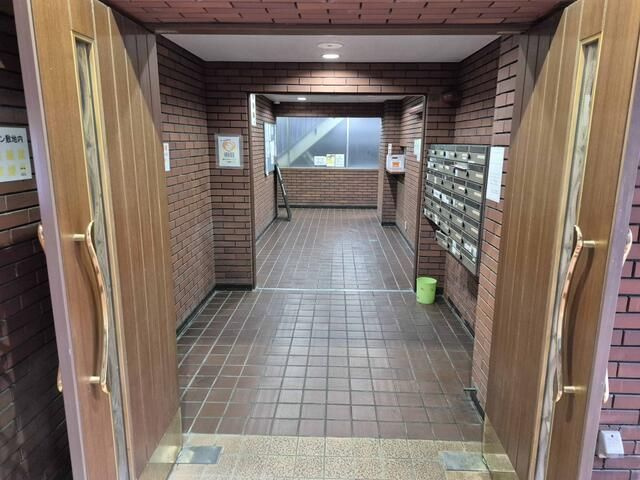 新宿グリーンプラザのエントランス