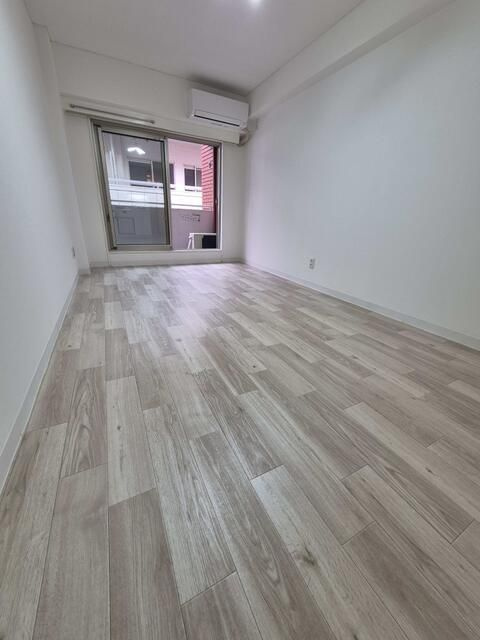 新宿グリーンプラザの居間・リビング
