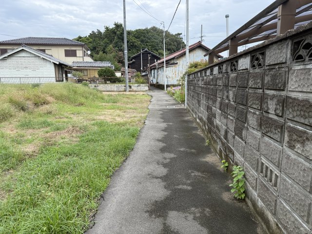 常滑市神明町2丁目　売地の前面道路含む現地写真|前面道路