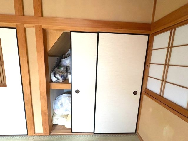 富田林市大字伏見堂の一戸建ての収納