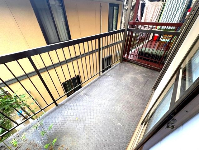 富田林市大字伏見堂の一戸建てのバルコニー
