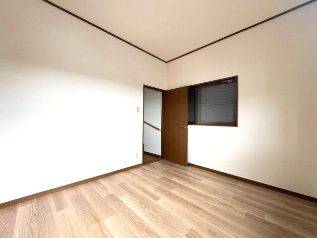 富田林市大字伏見堂の一戸建ての洋室