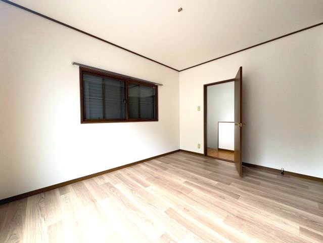 富田林市大字伏見堂の一戸建ての洋室