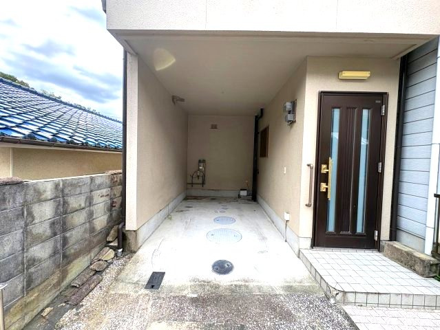 富田林市大字伏見堂の一戸建ての駐車場