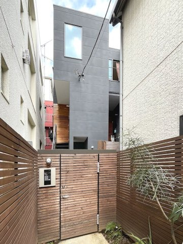 Grande　Maison　SUGAMOのエントランス