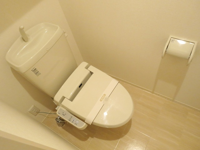 Ｅ．Ｉ．レジデンスＢのトイレ|温水洗浄便座付きのトイレです☆