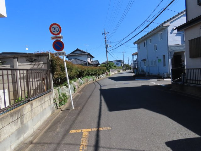 鶴ヶ島市脚折町売地の前面道路含む現地写真