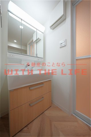 ELGRAND久留米（エルグランドクルメ）【キャッシュバック対象物件】の独立洗面台|独立洗面台、小物を置くことができて便利です