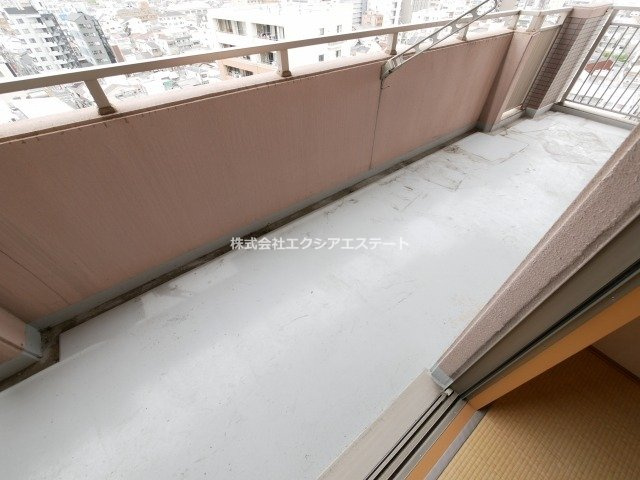南海ハイライズフラット天下茶屋のバルコニー