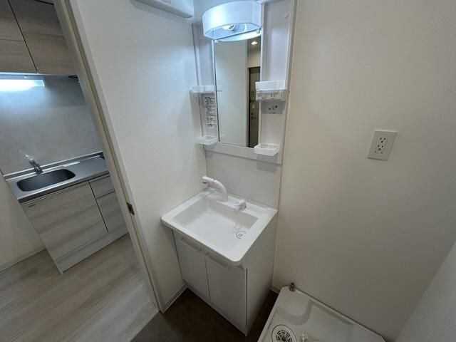 足立区入谷２丁目のアパートの独立洗面台