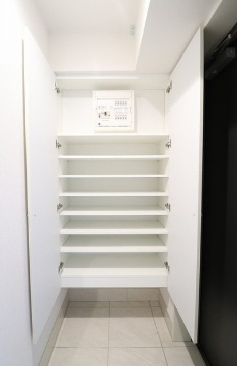 台東区浅草１丁目の賃貸マンションの玄関
