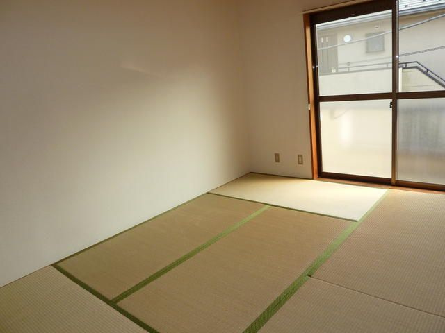 松清六番館の寝室