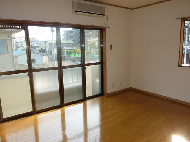 松清六番館の寝室