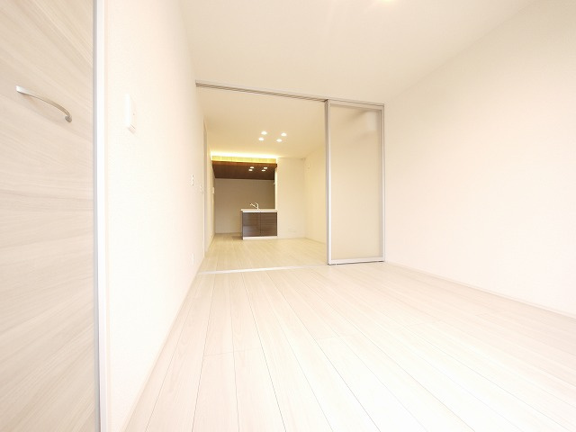 RETOLIA川原城町の洋室
