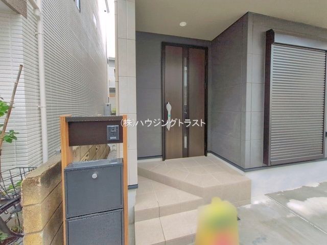 【仲介手数料無料】所沢市美原町3丁目　新築戸建　全1棟　の玄関
