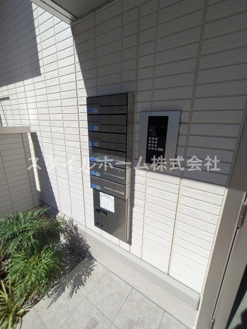 オッツ三蔵子　Aのエントランス