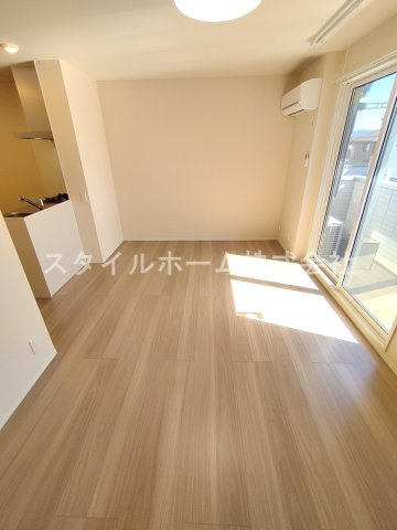 オッツ三蔵子　Aの居間・リビング