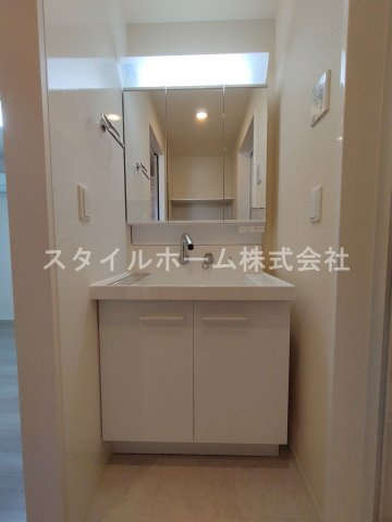 オッツ三蔵子　Aの洗面所