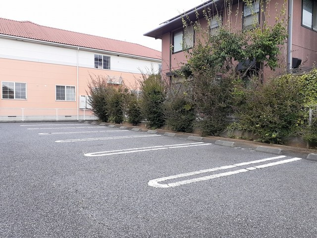 サンライズの駐車場