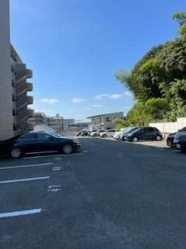 グランドヒル野中の駐車場|駐車場完備です