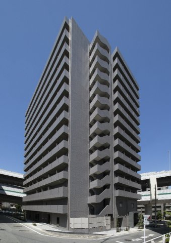 ルーブル板橋区役所前の外観
