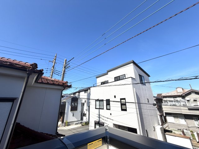 越谷市大沢１7期１号棟ケイアイグレース　新築戸建の展望|前方に遮るものがなく抜けた眺望。心地よい空と風を感じられる特別な場所です。