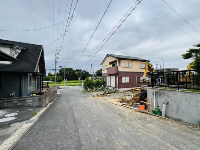 大府市半月町４-124番『仲介手数料無料』新築一戸建て・建売の前面道路含む現地写真