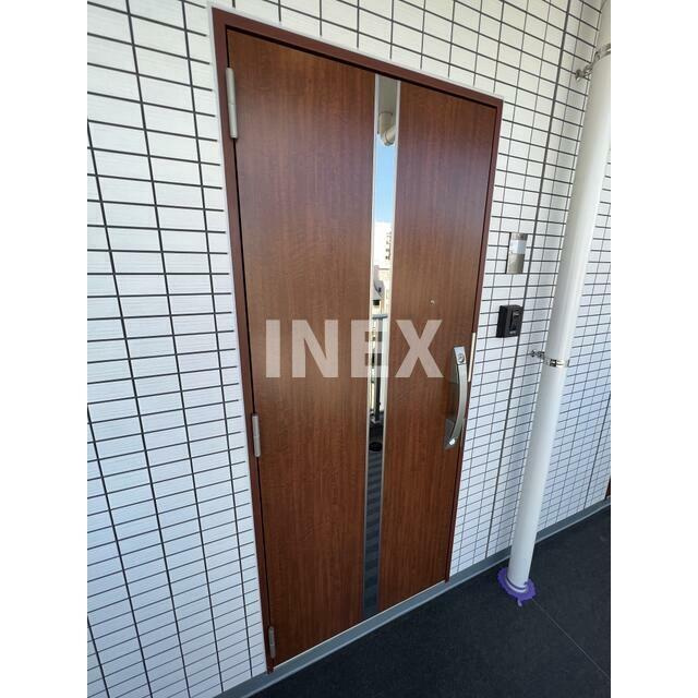 エクセレントアフィー横浜橋の玄関